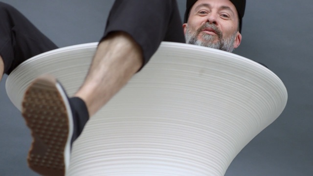 Video Reference: Joint, Arm, Leg, Human body, Elbow, Human leg, Knee