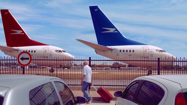 Video Reference: Airline, Air travel, Vehicle, Airplane, Airliner, Aviation, Aircraft, Aerospace engineering, Flight, Narrow-body aircraft