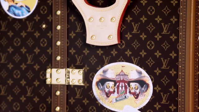 Video Reference: Clothing, Outerwear, Sleeve, Uniform, Sports uniform