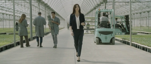 Video Reference: infrastructure, vehicle, pedestrian, walking, product, road, building, Person