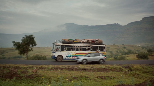 Video Reference: Motor vehicle, Transport, Mode of transport, Vehicle, Car, Bus, Hill station, RV, Travel, Commercial vehicle