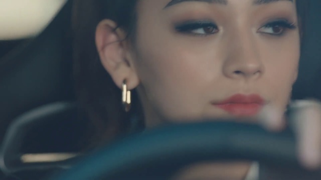 Video Reference: Face, Eyebrow, Hair, Lip, Nose, Cheek, Skin, Head, Chin, Beauty