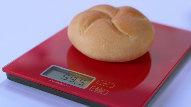 Video Reference: Bread, Bun, Food, Kaiser roll, Cuisine, Dish, Bread roll, Baked goods, Ingredient, appetizer