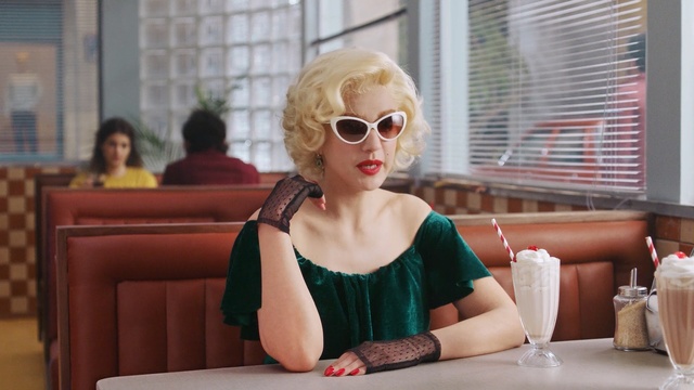 Video Reference: sunglasses, goggles, blond, portrait, adult, fashion, attractive, person, glasses, sunglass, face, model, hair, pretty, people