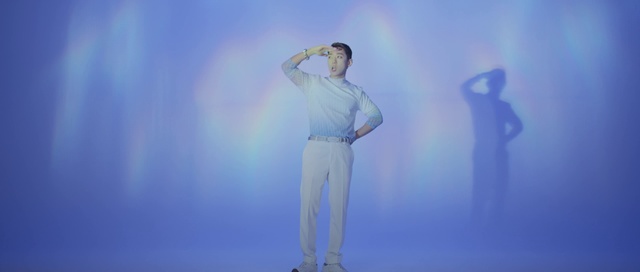 Video Reference: Standing, Blue, Shoulder, Arm, Joint, Fun, Photography, Performance, Golf, Electric blue