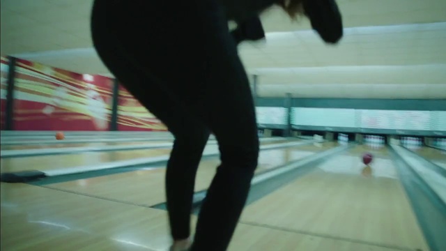 Video Reference: Bowling, Ten-pin bowling, Bowling equipment, Standing, Ball, Leg, Individual sports, Fun, Bowler, Sports