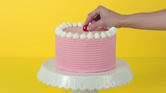 Video Reference: Cake decorating, Sugar paste, Cake decorating supply, Buttercream, Fondant, Icing, Cake, Royal icing, Food, Pink