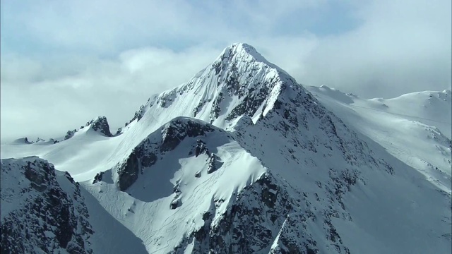 Video Reference: Mountainous landforms, Mountain, Mountain range, Ridge, Glacial landform, Arête, Nunatak, Summit, Massif, Geological phenomenon