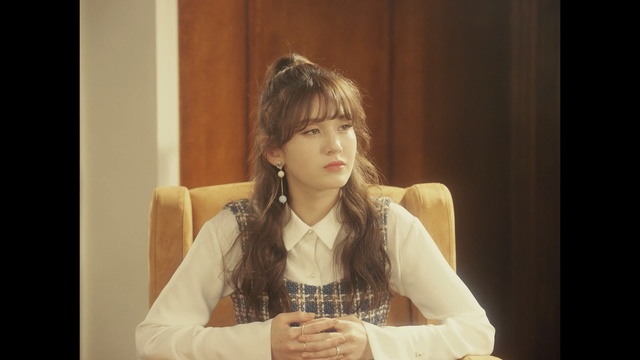 Video Reference: hair, human hair color, lady, girl, beauty, hairstyle, long hair, brown hair, bangs, portrait, Person