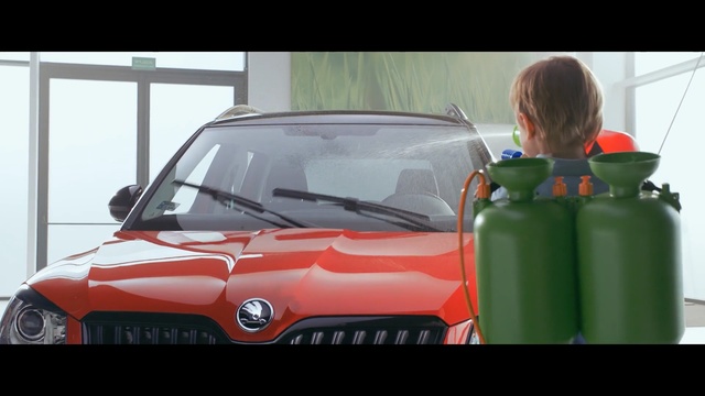 Video Reference: Land vehicle, Vehicle, Car, Motor vehicle, Windshield, Hood, Vehicle door, Automotive design, Glass, Automotive window part