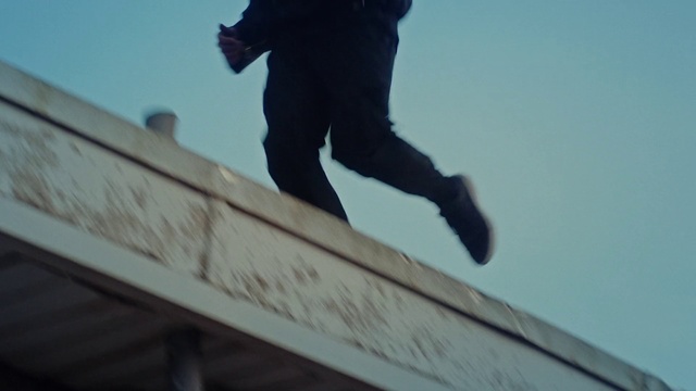 Video Reference: Sky, Roof, Extreme sport, Shadow