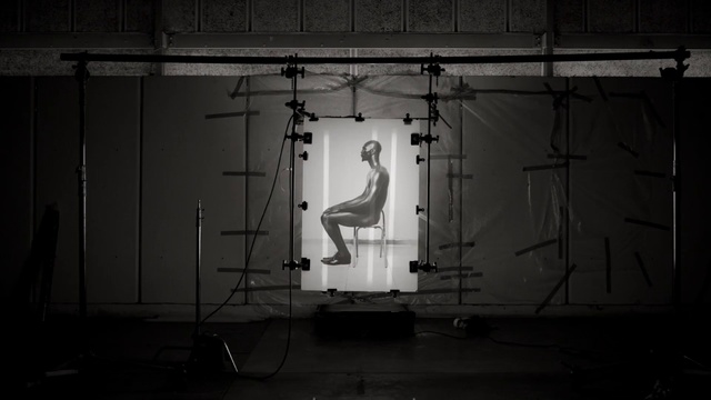 Video Reference: White, Black, Black-and-white, Monochrome, Snapshot, Monochrome photography, Darkness, Still life photography, Photography, Performance