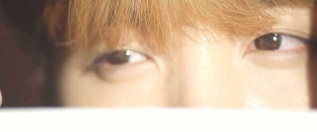 Video Reference: eyebrow, face, skin, nose, cheek, eye, human hair color, eyelash, forehead, close up, Person
