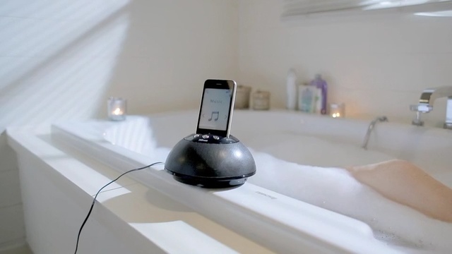 Video Reference: Electronics, Ipod, Technology, Gadget, Room, Electronic device, Person