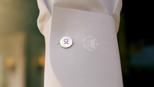 Video Reference: t shirt, neck, product