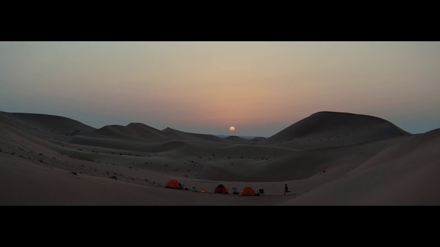 Video Reference: Sand, Natural environment, Desert, Sky, Erg, Aeolian landform, Horizon, Dune, Landscape, Morning