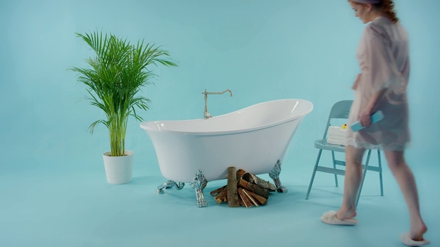 Video Reference: Bathtub, Blue, Turquoise, Bathroom, Bathing, Aqua, Azure, Plumbing fixture, Room, Leisure