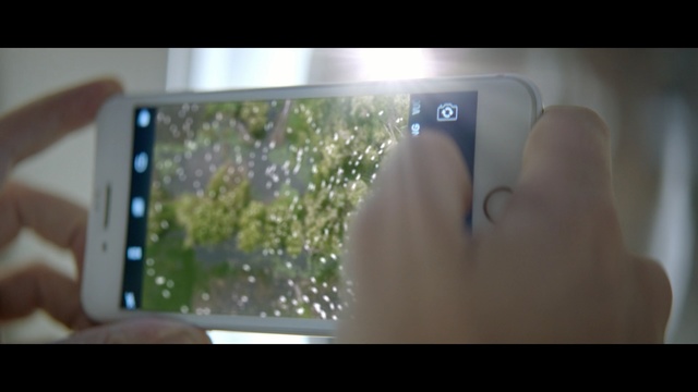 Video Reference: Gadget, Communication Device, Electronic device, Mobile phone, Portable communications device, Technology, Screen, Smartphone, Feature phone, Display device
