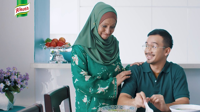 Video Reference: green, woman, girl, communication, smile, conversation, Person