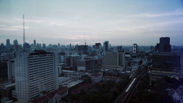 Video Reference: City, Cityscape, Metropolitan area, Urban area, Metropolis, Skyline, Skyscraper, Daytime, Tower block, Human settlement