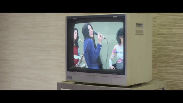 Video Reference: Screen, Display device, Media, Electronic device, Television set, Television, Technology, Flat panel display, Multimedia, Electronics, Person