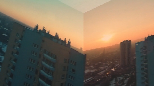 Video Reference: Sky, Metropolitan area, Atmospheric phenomenon, Daytime, Tower block, City, Urban area, Metropolis, Cloud, Human settlement