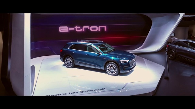 Video Reference: Land vehicle, Vehicle, Car, Automotive design, Auto show, Sport utility vehicle, Audi, Luxury vehicle, Full-size car, Mid-size car