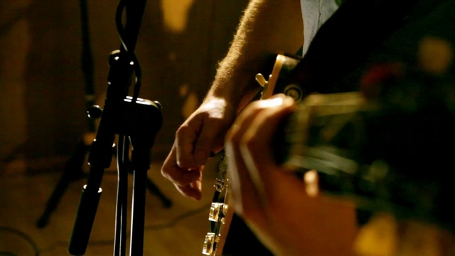 Video Reference: string instrument, yellow, music, musician, musical instrument, string instrument, audio, musical instrument accessory, plucked string instruments, microphone