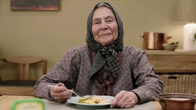 Video Reference: Eating, Food, Dish, Meal, Cuisine, Recipe, Junk food, Vegetarian food, Food craving, Comfort food, Person