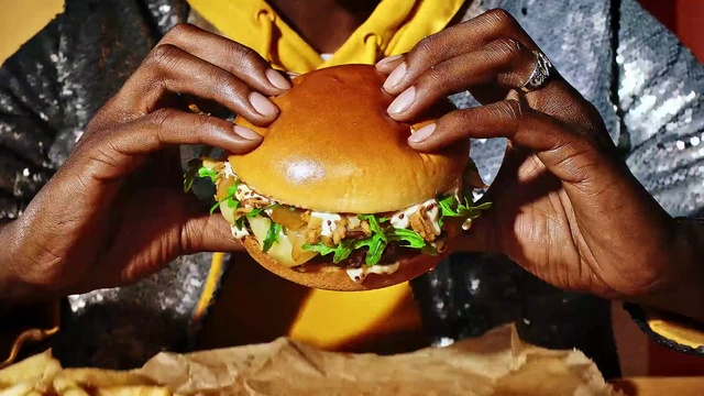 Video Reference: Hamburger, Junk food, Cheeseburger, Fast food, Veggie burger, Food, Dish, Burger king premium burgers, Big mac, Cuisine