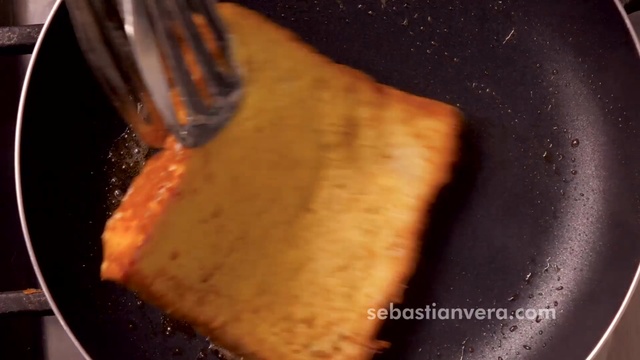 Video Reference: pan frying, treacle tart, frying, recipe, Person