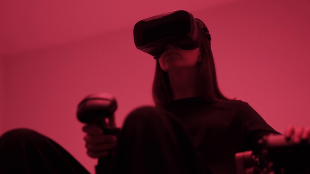 Video Reference: Purple, Musician, Performing arts, Audio equipment, Music, Headgear, Hat, Entertainment, Music artist, Cap