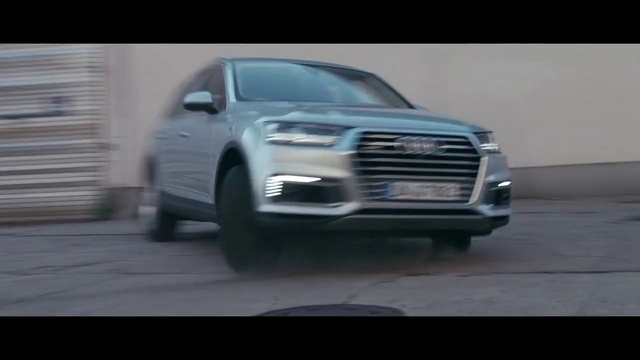 Video Reference: Land vehicle, Vehicle, Car, Sport utility vehicle, Audi, Automotive design, Bumper, Executive car, Grille, Mini SUV