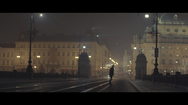 Video Reference: urban area, metropolitan area, night, metropolis, sky, landmark, city, town, atmosphere, cityscape, Person