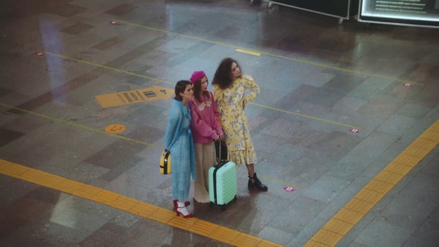 Video Reference: Fun, Adaptation, Floor, Flooring, Child, Leisure, Vacation