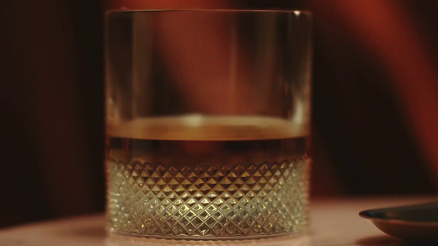 Video Reference: Drink, Liqueur, Alcohol, Distilled beverage, Old fashioned glass, Transparent material, Glass, Highball glass, Alcoholic beverage, Whisky