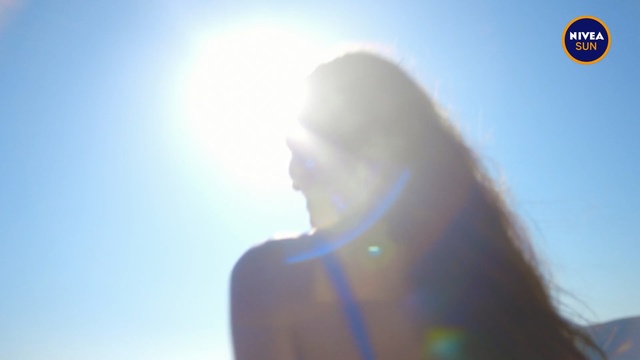Video Reference: Sky, Light, Backlighting, Sunlight, Lens flare, Photography, Food, Woman, Person, Fog, Abstract, Human face, Blur