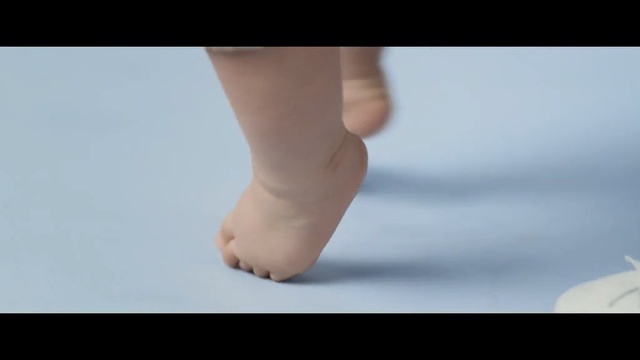 Video Reference: Leg, Foot, Human leg, Skin, Toe, Joint, Ankle, Footwear, Close-up, Finger