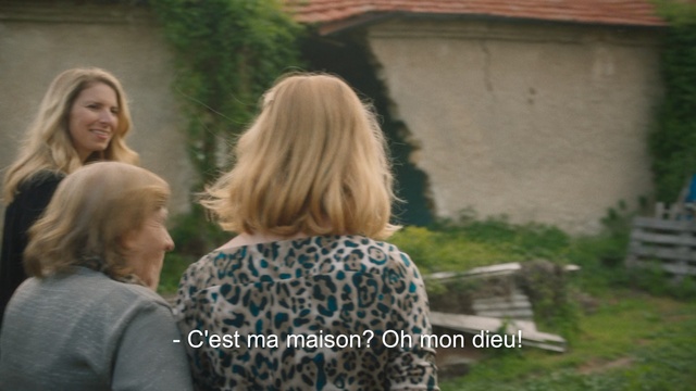 Video Reference: Hair, Photograph, Blond, Hairstyle, Friendship, Adaptation, Long hair, Photography, Fun, Grass