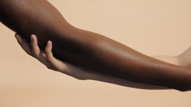 Video Reference: Human leg, Skin, Arm, Leg, Tights, Hand, Close-up, Joint, Thigh, Elbow