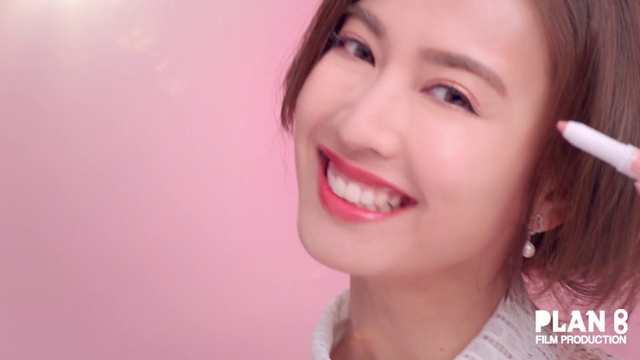 Video Reference: Face, Hair, Skin, Lip, Cheek, Eyebrow, Tooth, Facial expression, Chin, Nose