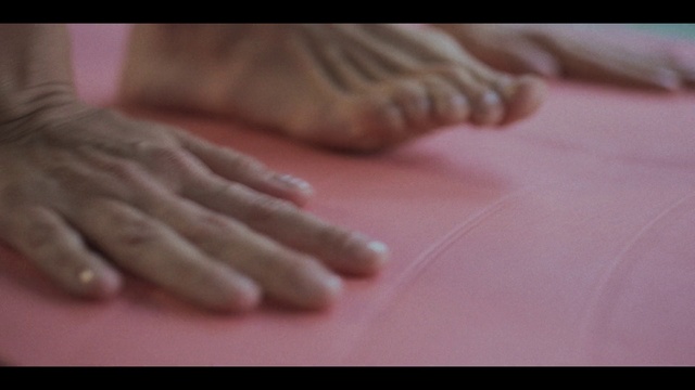 Video Reference: Hand, Skin, Finger, Nail, Close-up, Joint, Foot, Muscle, Flesh, Thumb