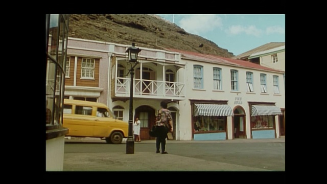 Video Reference: Motor vehicle, Vehicle, Car, Mode of transport, Transport, Town, Architecture, Neighbourhood, Building, Residential area