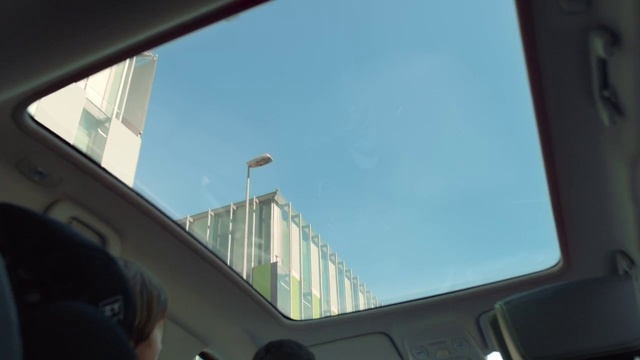 Video Reference: Mode of transport, Vehicle, Auto part, Automotive exterior, Family car, Car, Automotive mirror, Rear-view mirror, Daylighting, Windshield