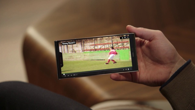 Video Reference: Screen, Display device, Electronics, Multimedia, Technology, Electronic device, Gadget, Hand, Room, Games