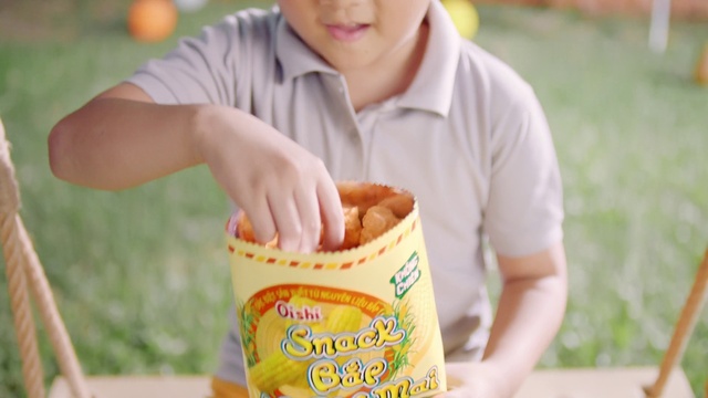 Video Reference: Food, Junk food, Dish, Cuisine, Kids meal, Fast food, Eating, Snack, Child, Ingredient