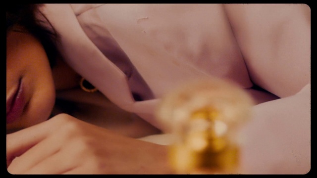 Video Reference: Skin, Finger, Hand, Close-up, Mouth, Blond, Lip, Muscle, Joint, Leg
