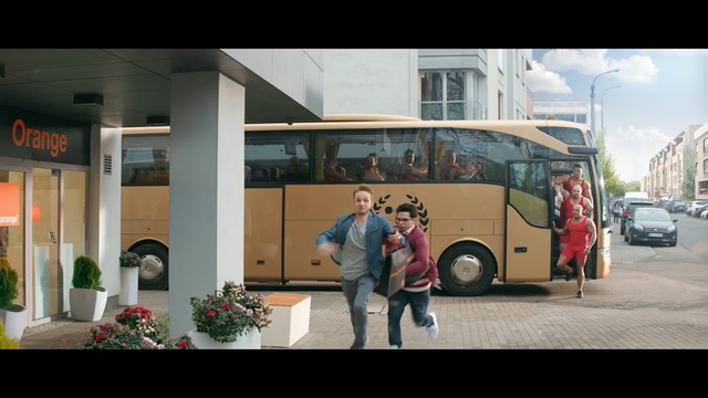 Video Reference: Transport, Mode of transport, Bus, Motor vehicle, Vehicle, Public transport, Car, Architecture, Tour bus service, Bus stop, Person