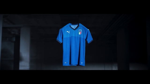 Video Reference: Clothing, T-shirt, Cobalt blue, Electric blue, Blue, Sportswear, Sports uniform, Sleeve, Collar, Azure