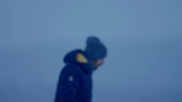 Video Reference: Blue, Sky, Snow, Cobalt blue, Atmospheric phenomenon, Winter, Atmosphere, Geological phenomenon, Cloud, Freezing